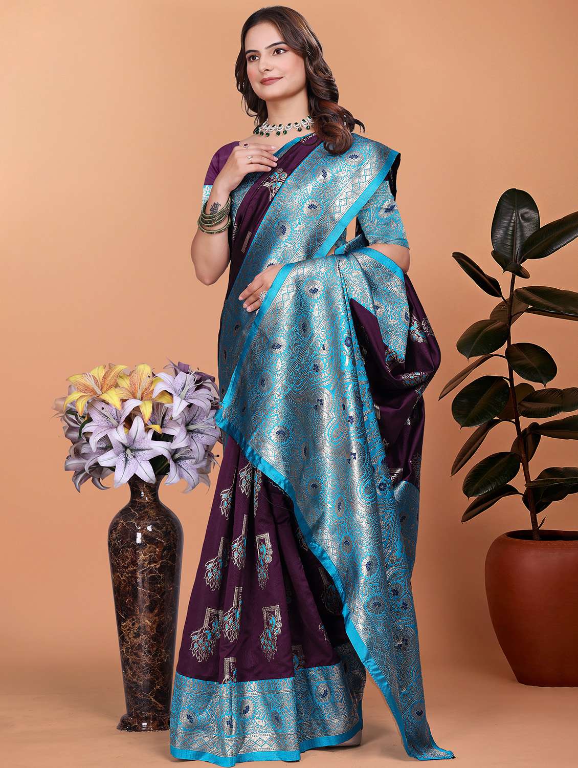 women self design banarasi saree with blouse - 21981427 - Standard Image - 1
