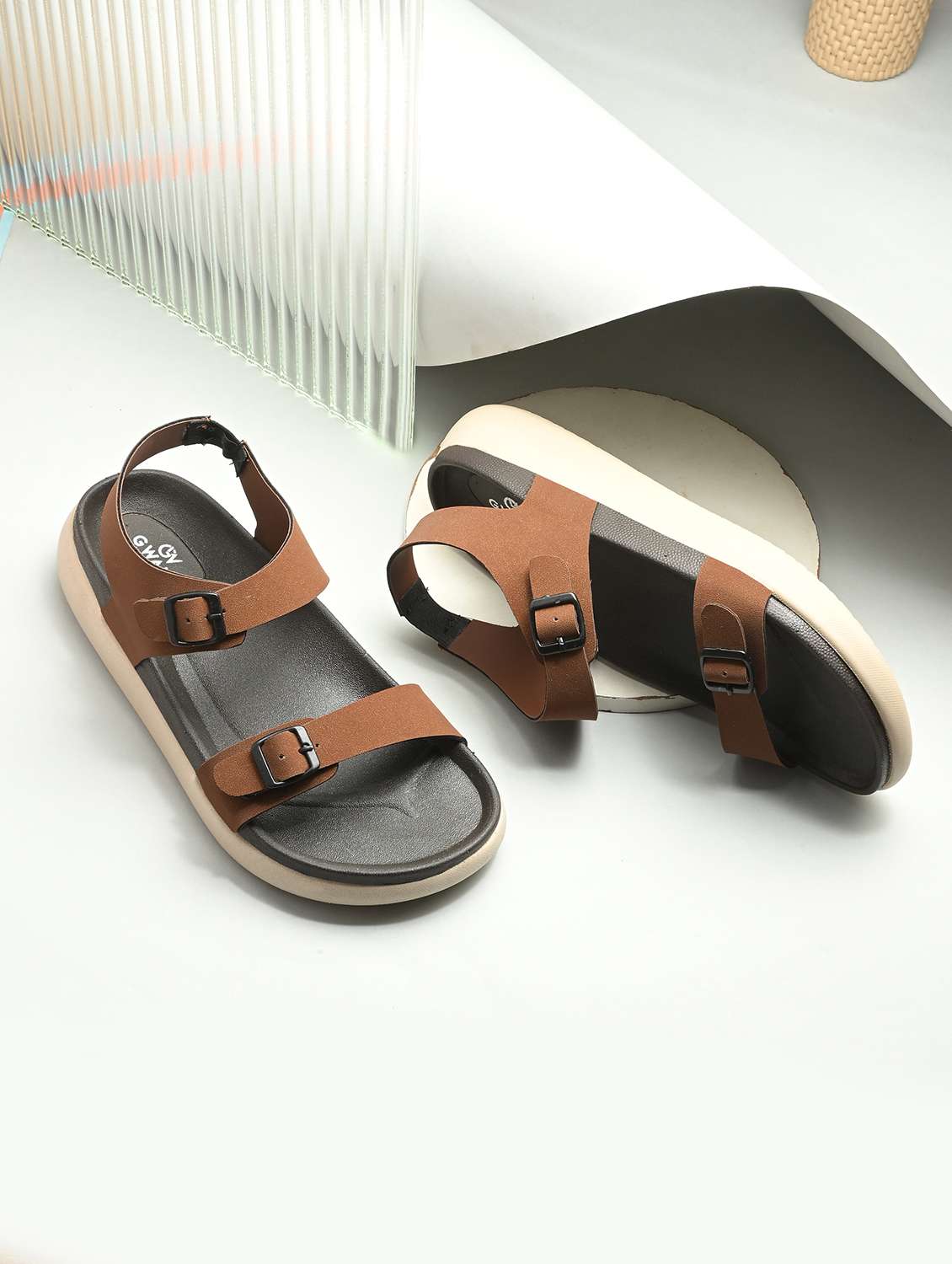 men solid back strap sandal