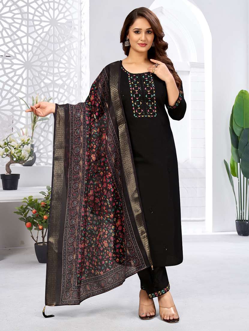 women three quarter sleeve kurta pant with dupatta set - 21981851 - Standard Image - 1