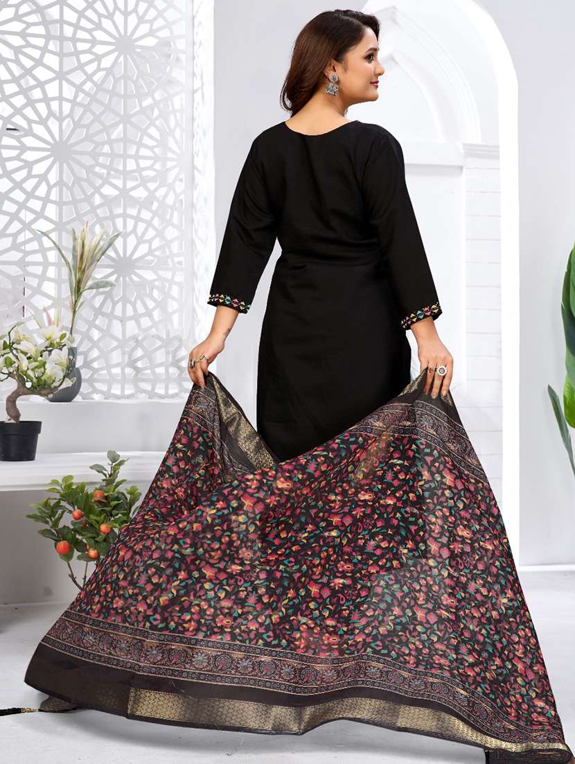 women three quarter sleeve kurta pant with dupatta set - 21981851 - Standard Image - 4