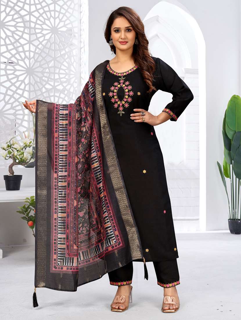 women three quarter sleeve kurta pant with dupatta set - 21981855 -  Standard Image - 1