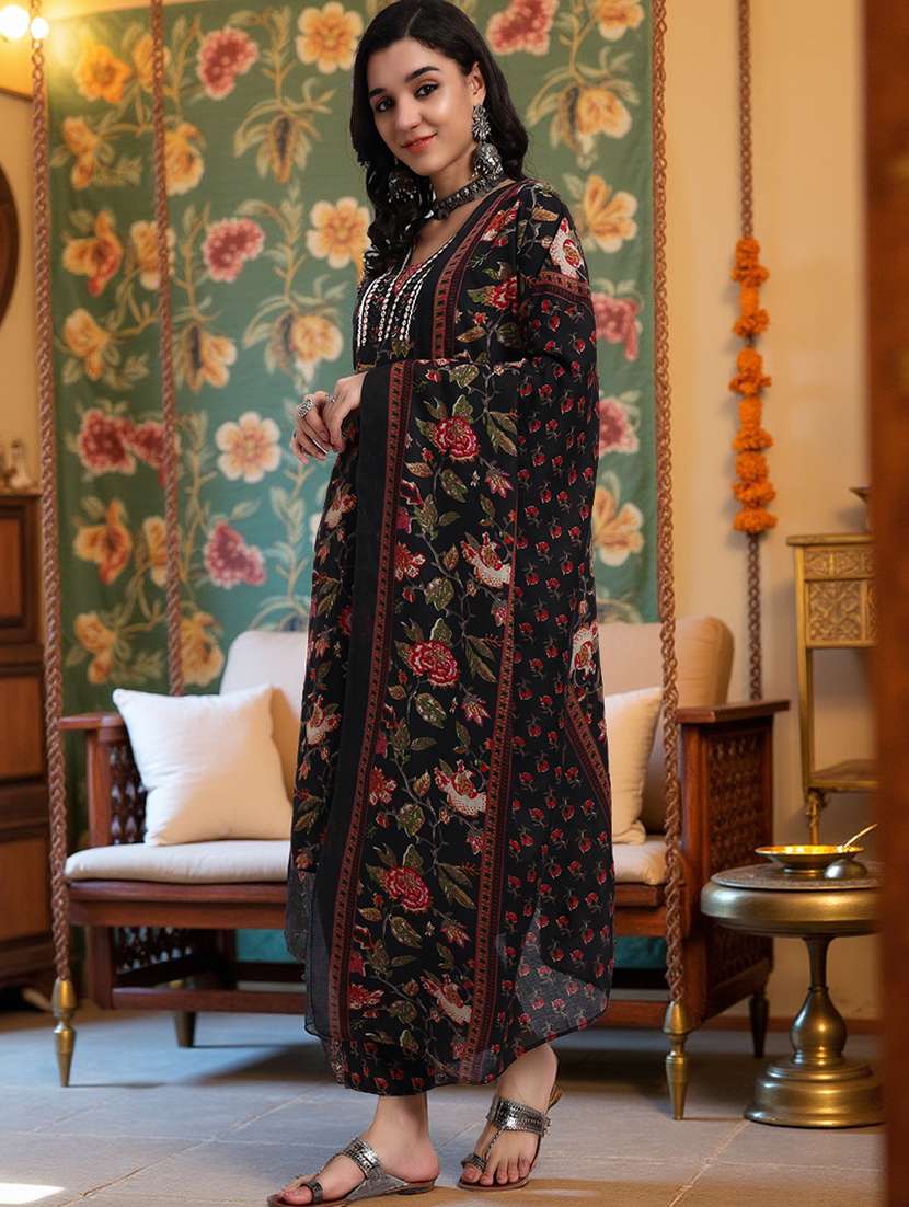 women three quarter sleeve kurta pant with dupatta set - 21982284 - Standard Image - 1