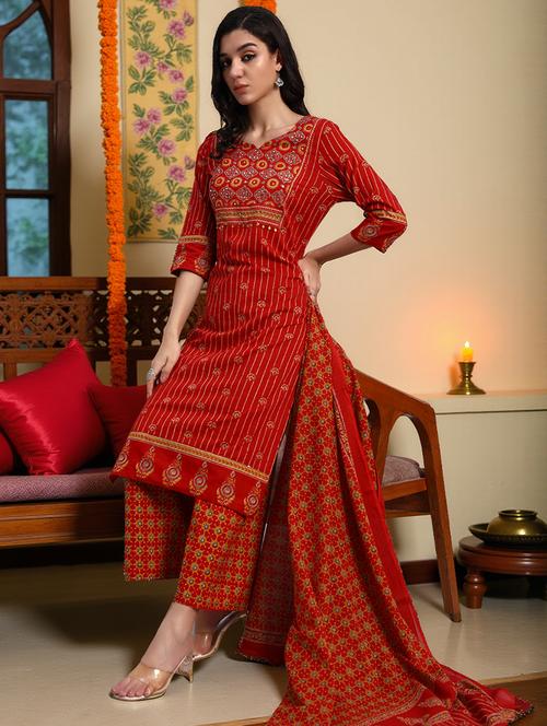 women three quarter sleeve kurta palazzo with dupatta set - 21982286 - Standard Image - 0
