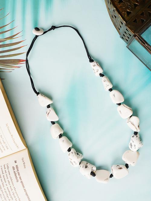 ethnic tribal handmade resin beaded fashion necklace - 21982870 -  Standard Image - 0