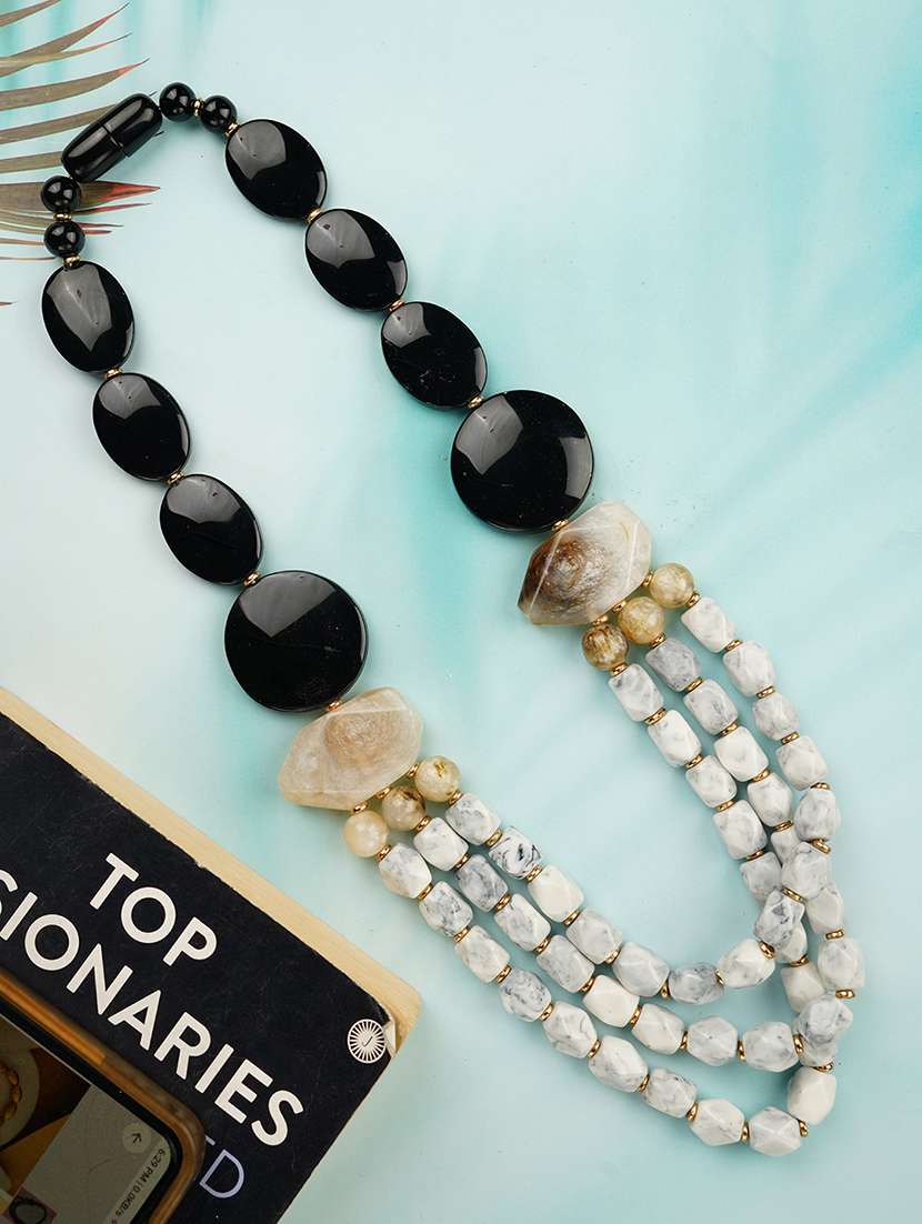 women resin beaded fashion necklace