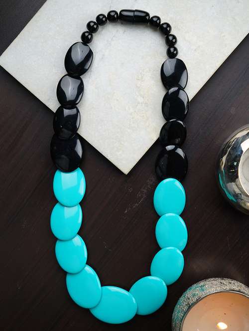women resin beaded fashion necklace - 21982894 -  Standard Image - 0