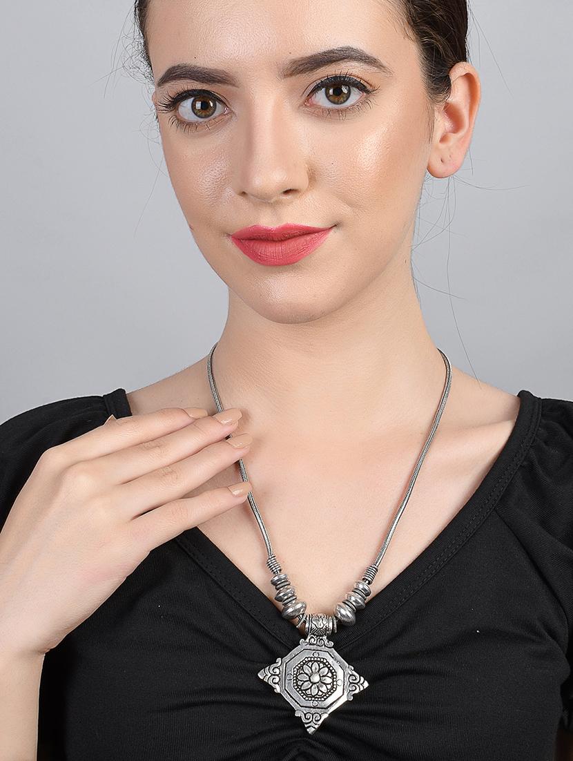 ethnic tribal handmade fashion necklace - 21982916 - Standard Image - 1