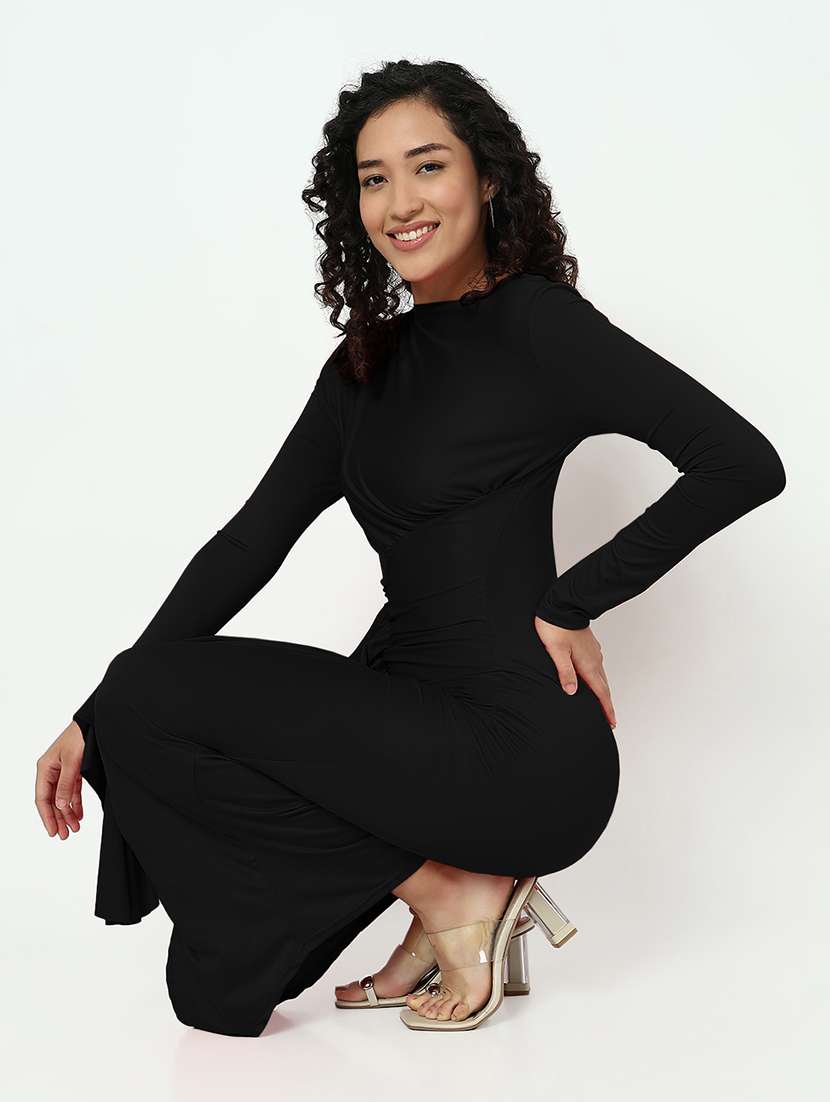 women black solid long sleeve ruched maxi dress - 21982956 - Standard Image - 4