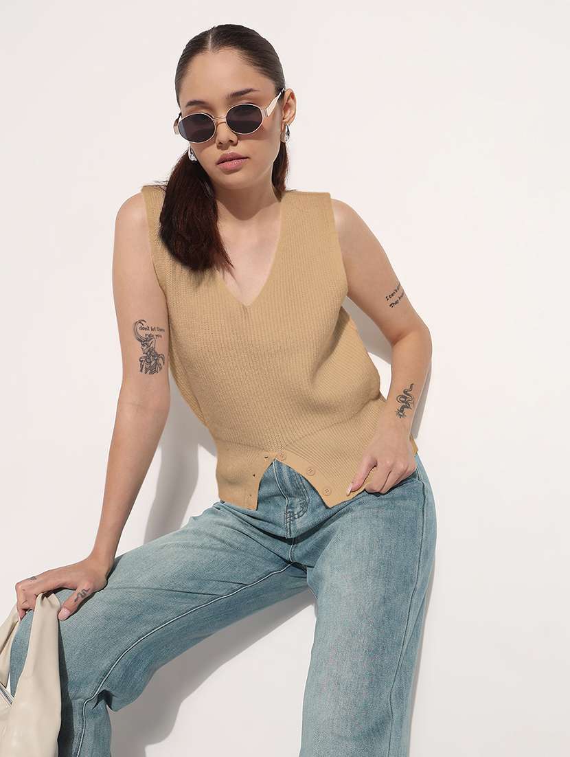 women beige solid sleeveless knitted top