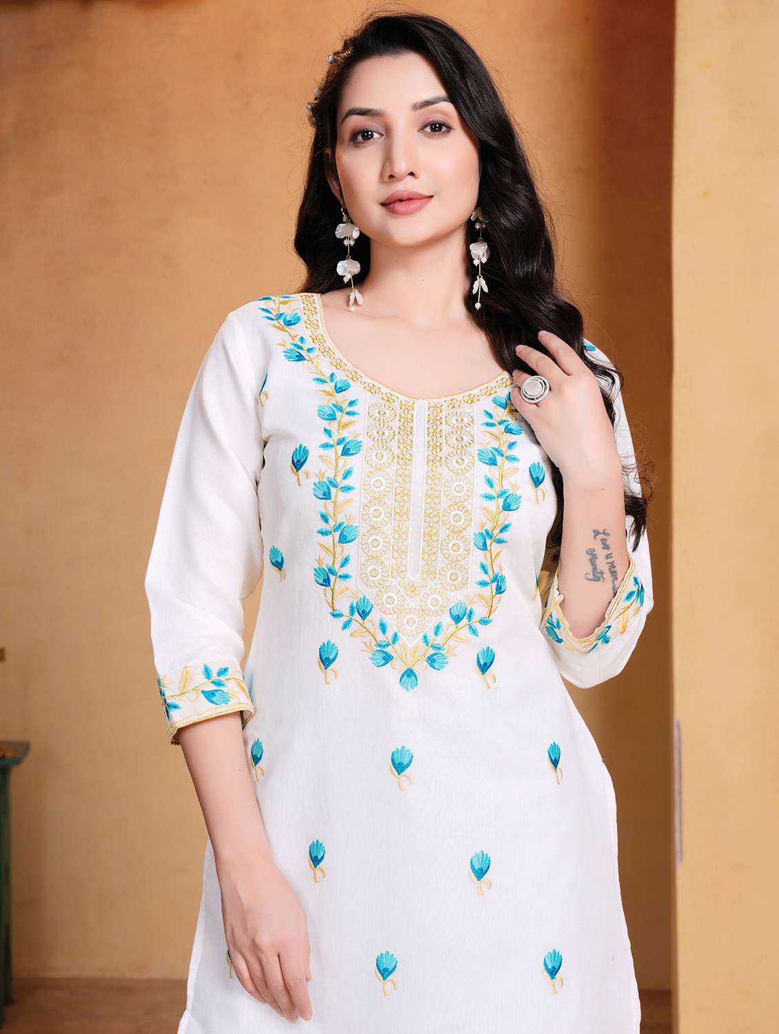 women solid with work three quarter sleeve straight kurta - 21983053 - Standard Image - 4