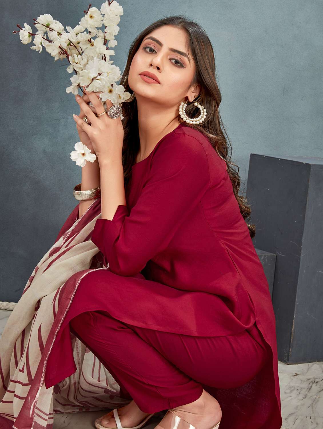 women three quarter sleeve kurta pant with dupatta set - 21983312 -  Standard Image - 4