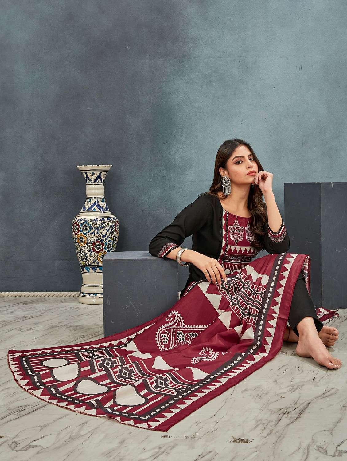 women three quarter sleeve kurta pant with dupatta set - 21983313 -  Standard Image - 1