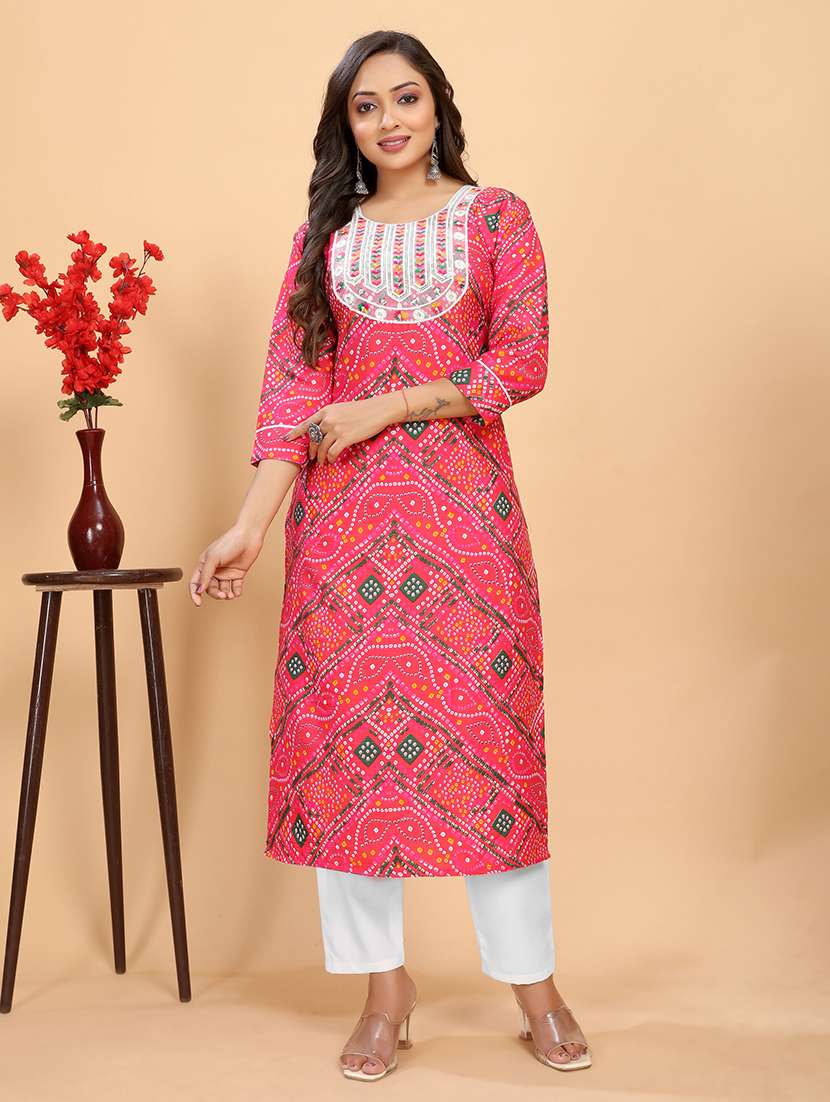 women printed three quarter sleeve kurta pant set