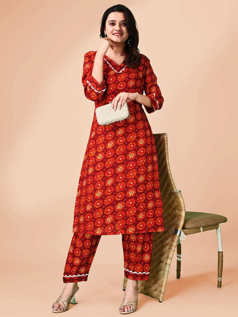 women printed three quarter sleeve kurta pant set