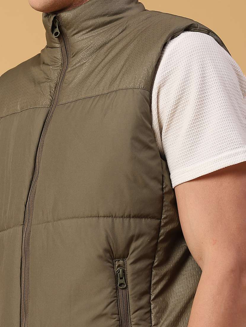 men solid sleeveless puffer jacket - 21983747 -  Standard Image - 4
