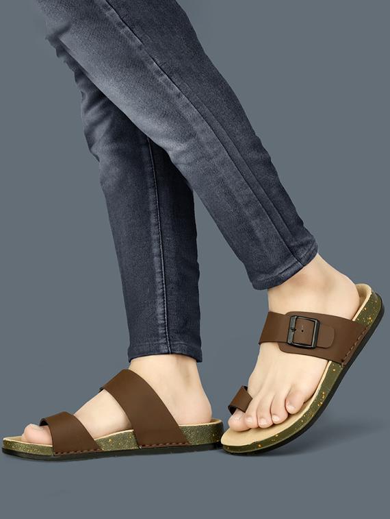 men brown solid one toe sandal - 21984435 - Standard Image - 1