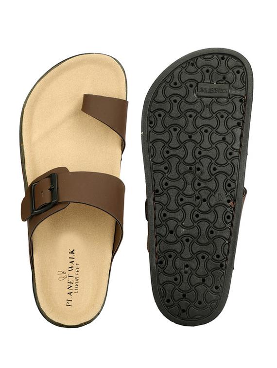 men brown solid one toe sandal - 21984435 - Standard Image - 4