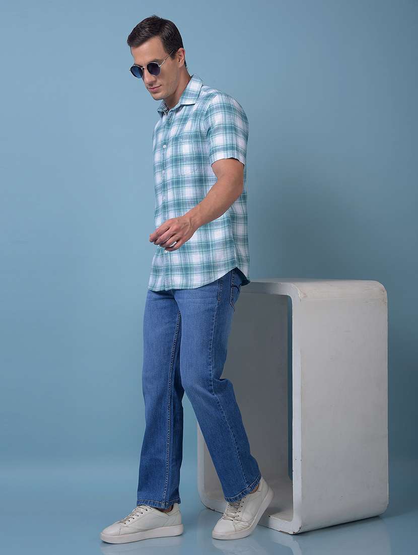 men solid mid rise straight fit jeans - 21984508 - Standard Image - 4