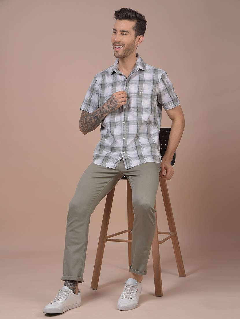men solid mid rise slim fit chinos  - 21985020 -  Standard Image - 4