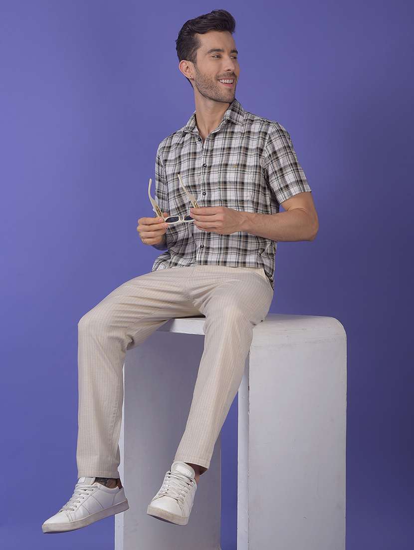 men solid mid rise straight fit chinos  - 21985026 -  Standard Image - 4