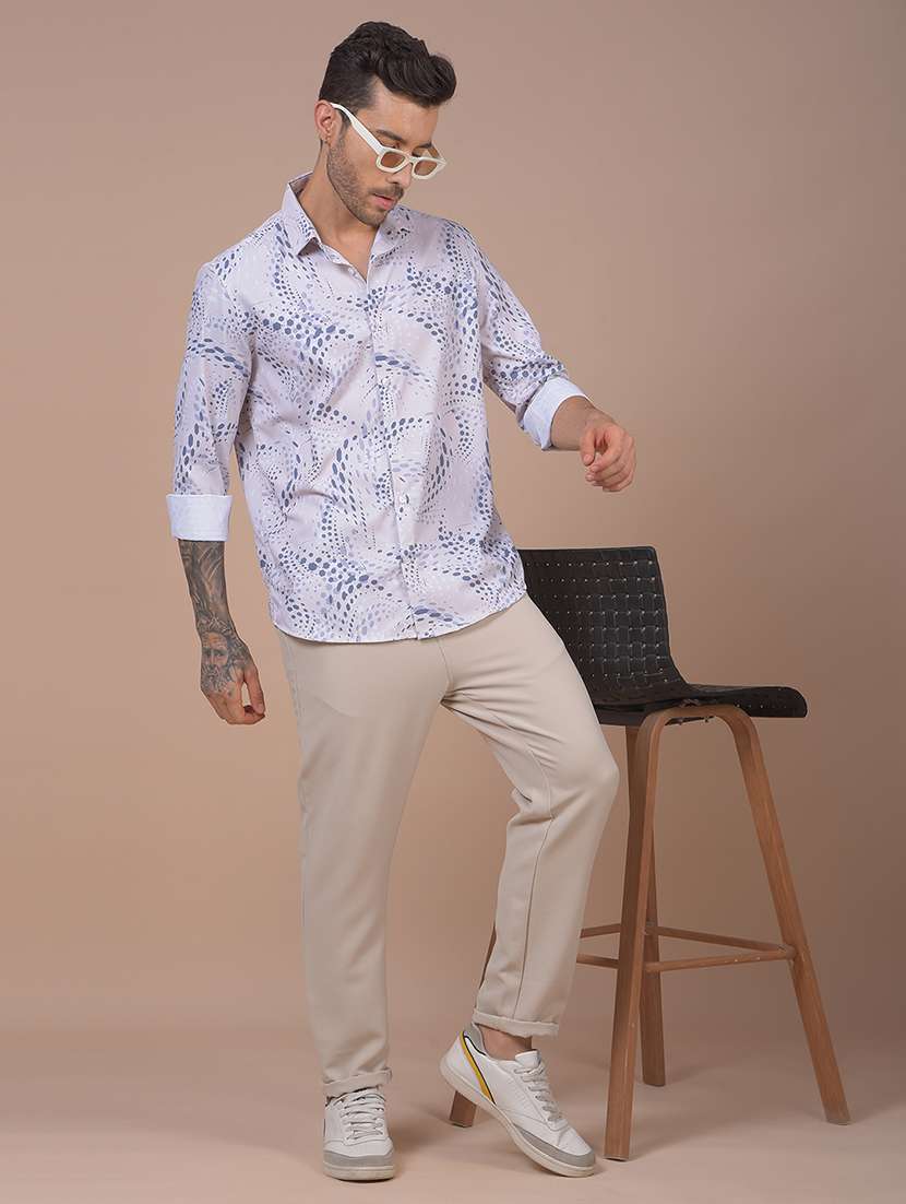 men solid mid rise slim fit chinos - 21985032 - Standard Image - 4