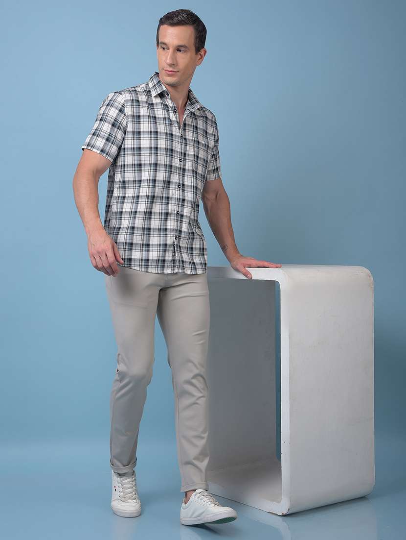 men solid mid rise slim fit chinos - 21985033 - Standard Image - 6
