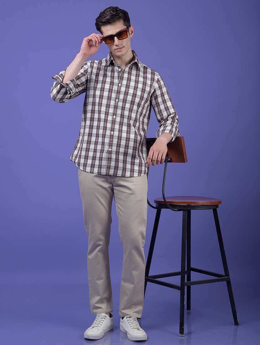 men solid mid rise slim fit chinos  - 21985052 -  Standard Image - 4