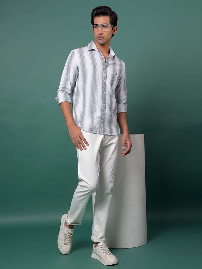 men solid mid rise slim fit chinos - 21985082 - Standard Image - 4