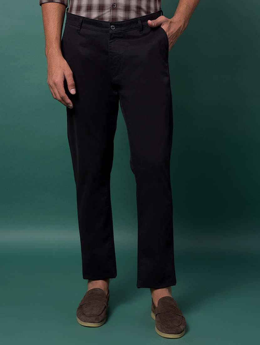 men solid mid rise straight fit chinos 