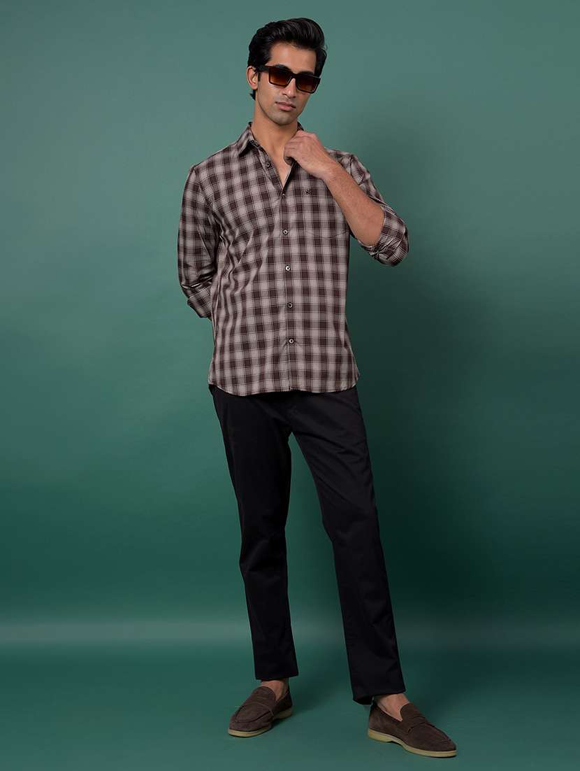 men solid mid rise straight fit chinos - 21985089 - Standard Image - 4