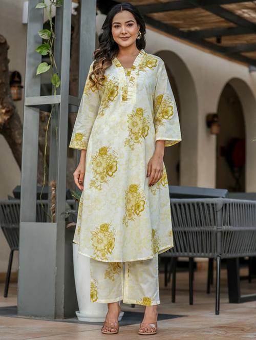 women floral three quarter sleeve kurta pant set - 21985493 - Standard Image - 0