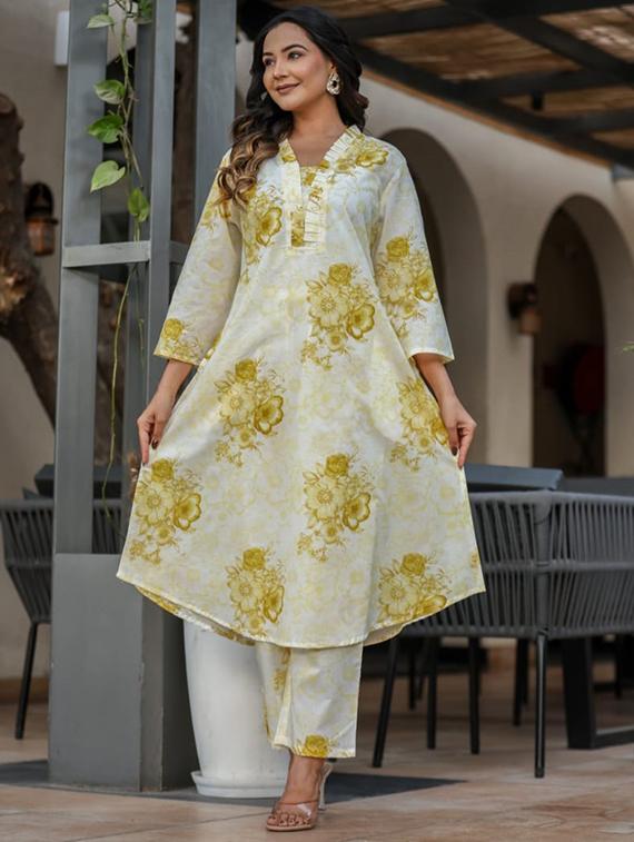 women floral three quarter sleeve kurta pant set - 21985493 -  Standard Image - 1