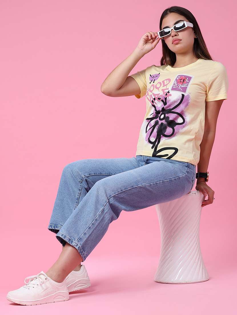women washed mid rise straight fit jeans - 21985751 - Standard Image - 4