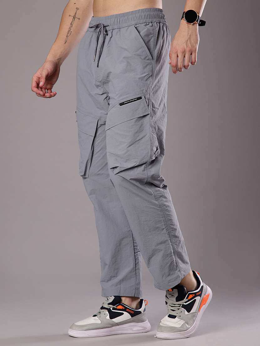 men solid mid rise regular fit cargo - 21985800 -  Standard Image - 1