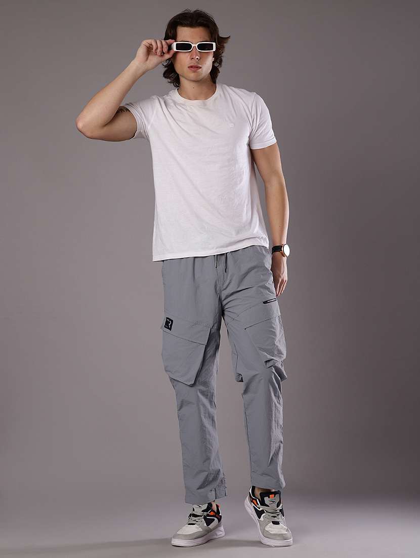 men solid mid rise regular fit cargo - 21985800 -  Standard Image - 4