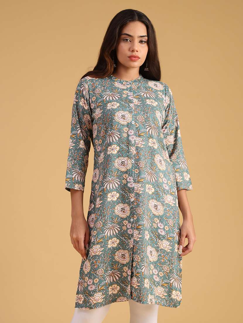 women printed three quarter sleeve straight kurta