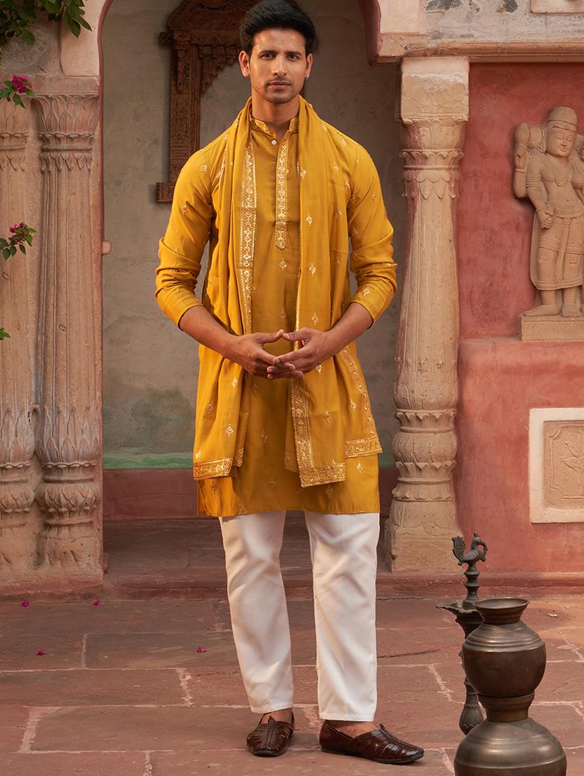 men embroidered kurta and pyjama set with chunni - 21985993 - Standard Image - 1