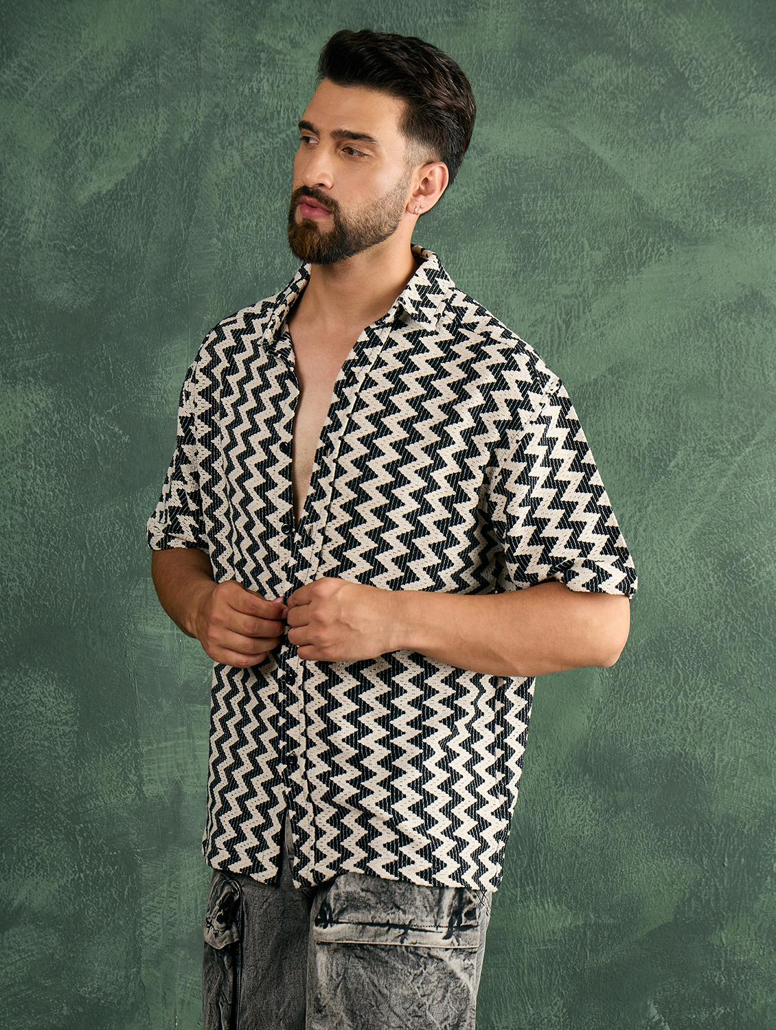 men chevron print collared loose fit shirt - 21986241 -  Standard Image - 1