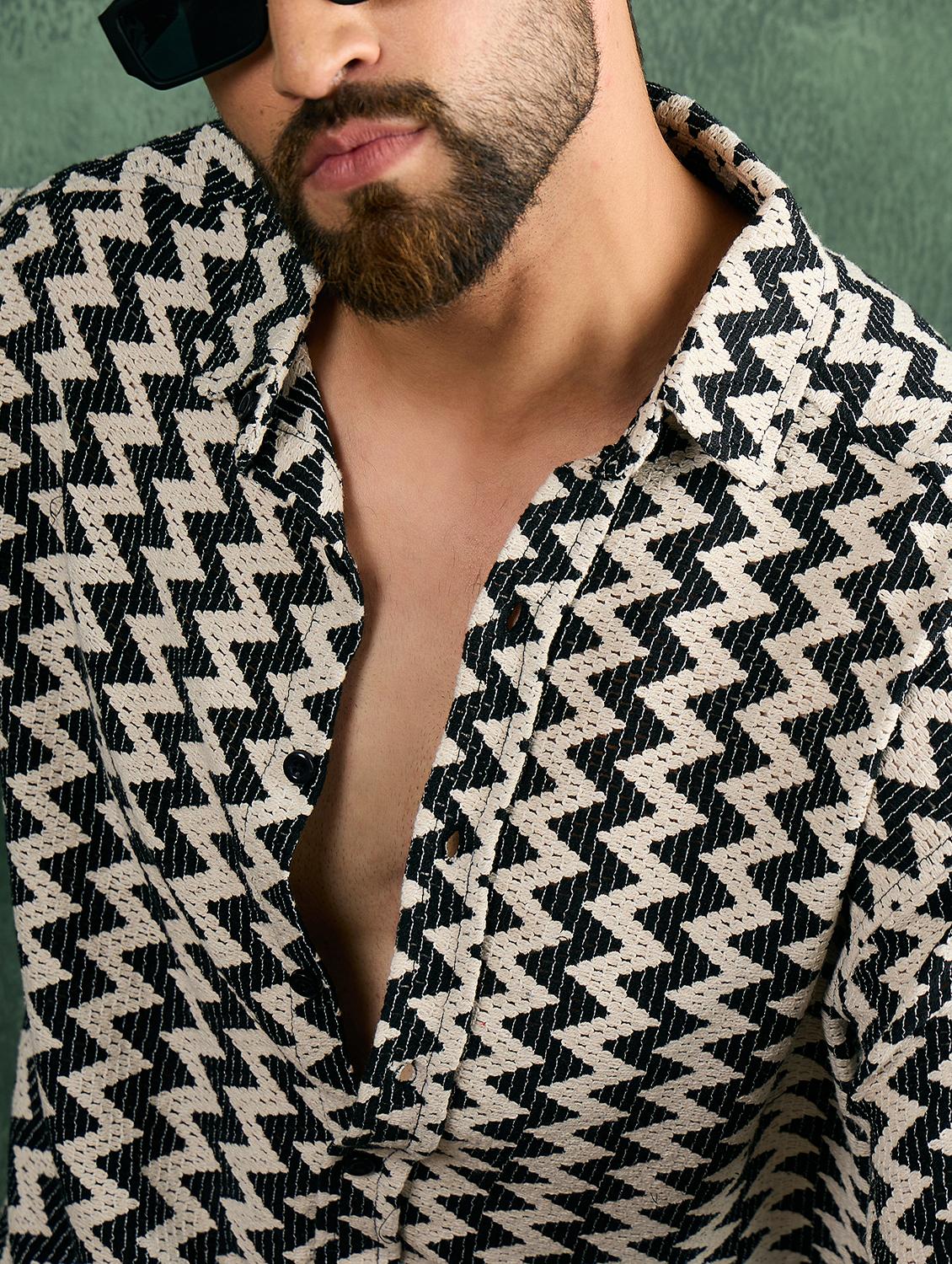 men chevron print collared loose fit shirt - 21986241 - Standard Image - 4
