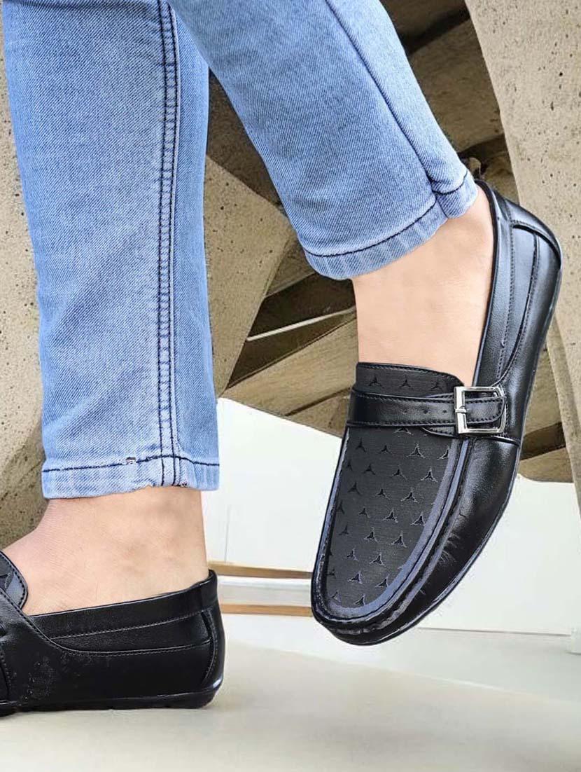 men black slip on loafer - 21986312 -  Standard Image - 1