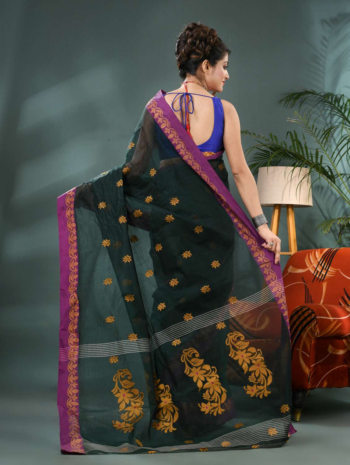 women self design handloom saree - 21986581 -  Standard Image - 4