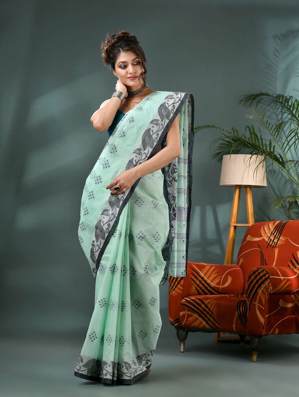 women self design handloom saree - 21986583 -  Standard Image - 4
