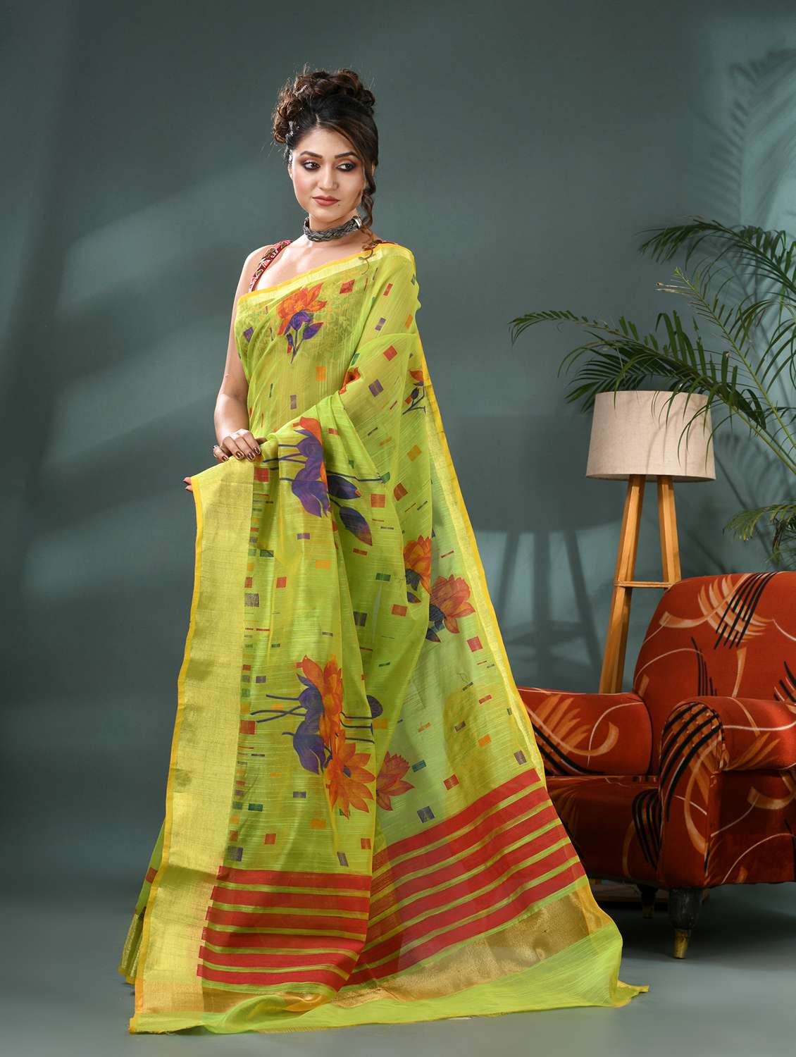 women self design handloom saree with blouse - 21986588 -  Standard Image - 1