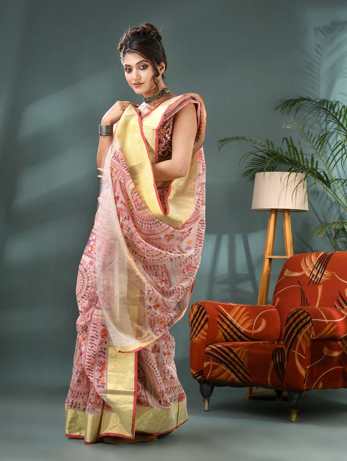 women warli printed bordered saree with blouse - 21986595 - Standard Image - 1