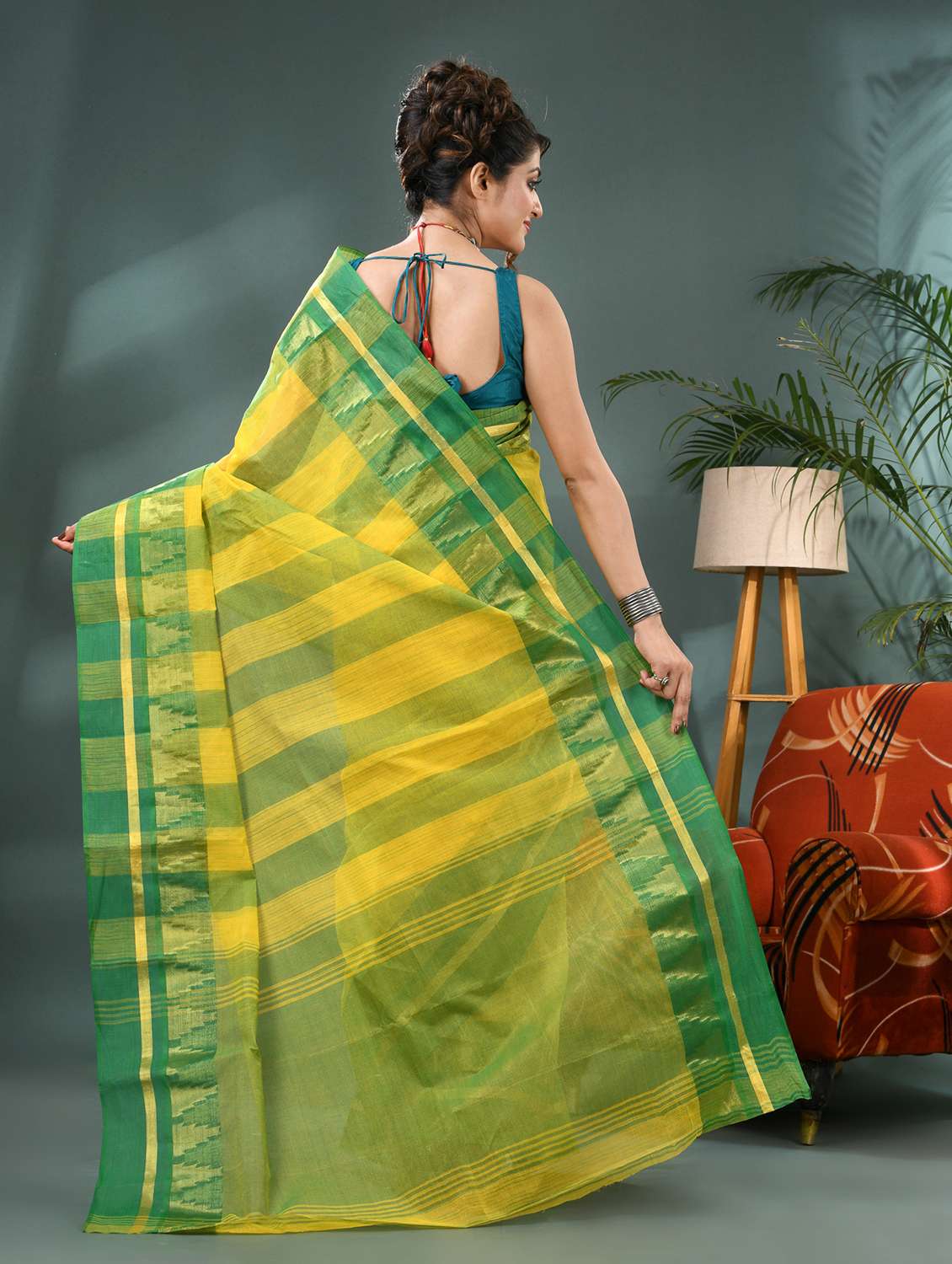 women self design tant saree - 21986605 -  Standard Image - 4