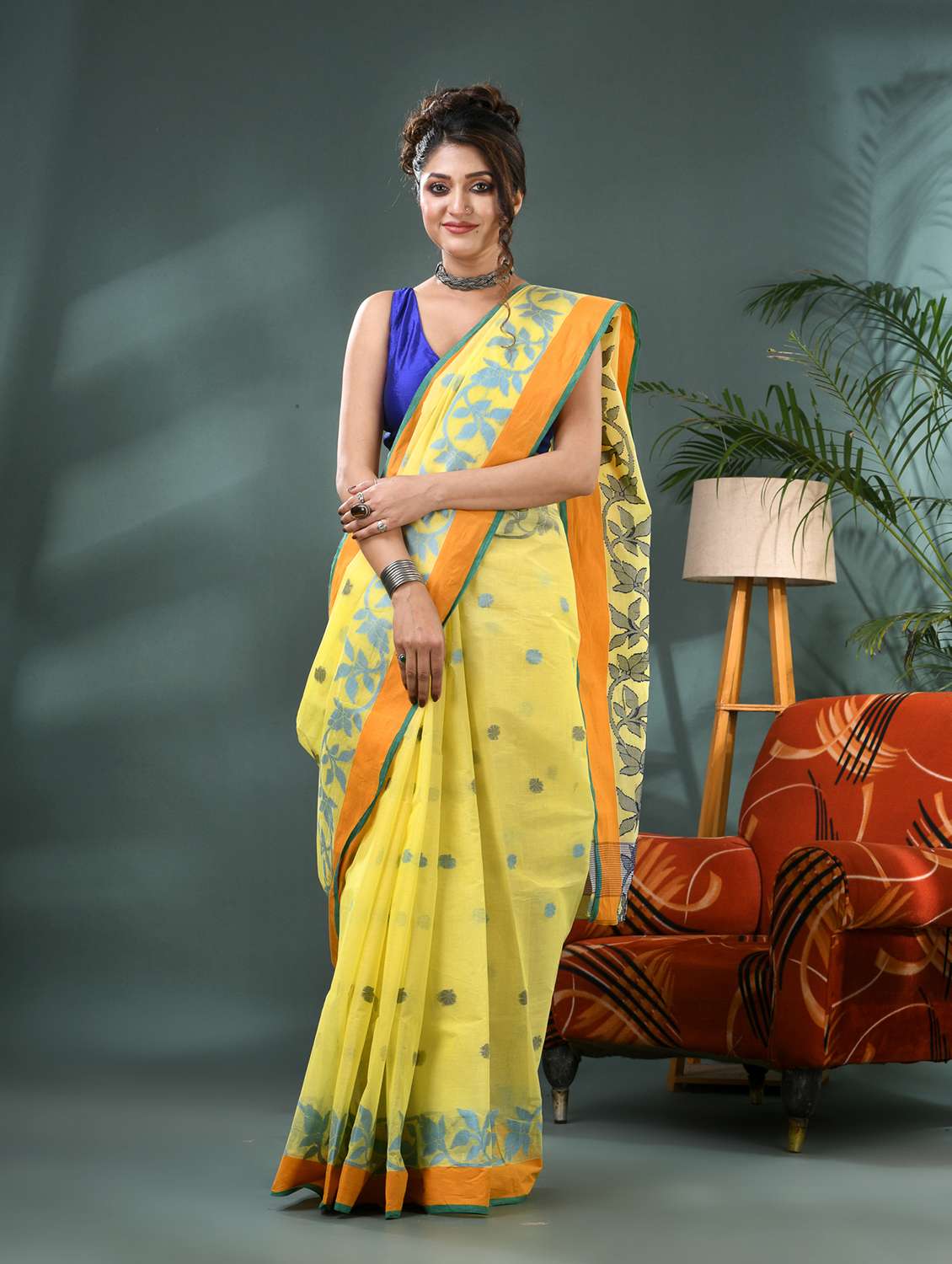 women self design handloom saree
