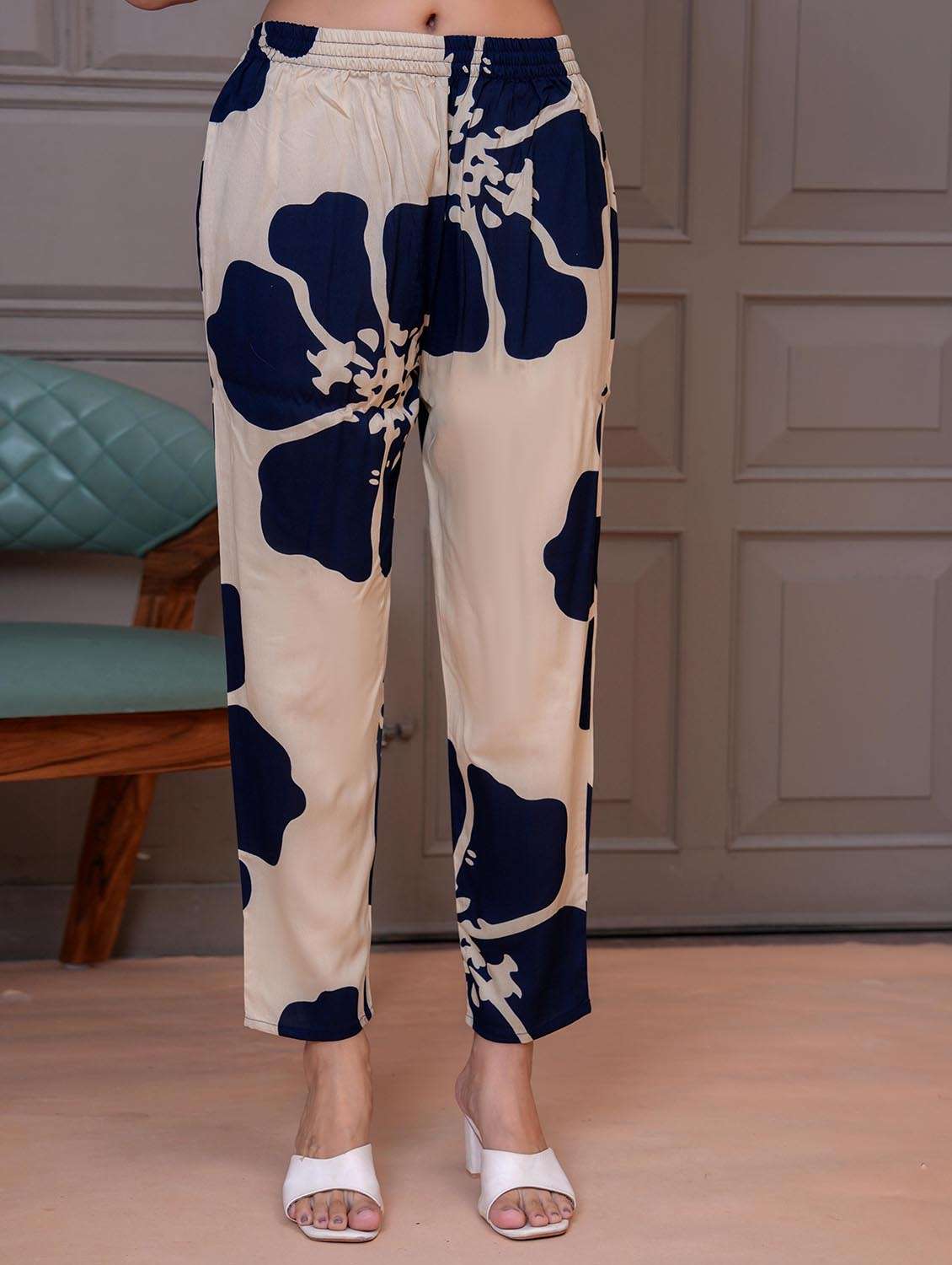 women bandhani print sleeveless kurta and pant set - 21986792 -  Standard Image - 4