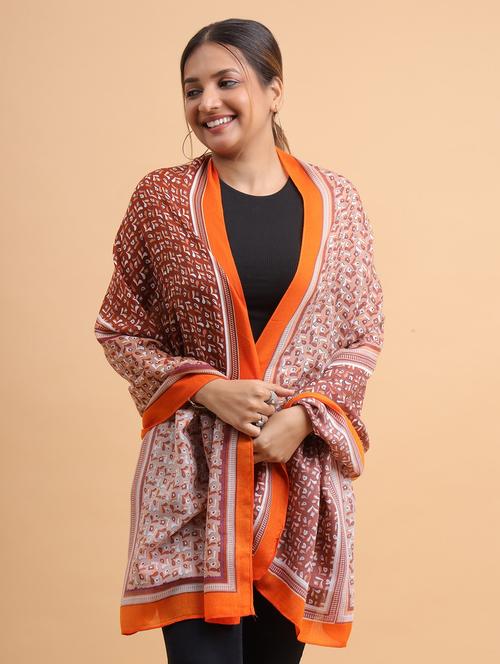 women printed viscose scarf   - 21986807 -  Standard Image - 0