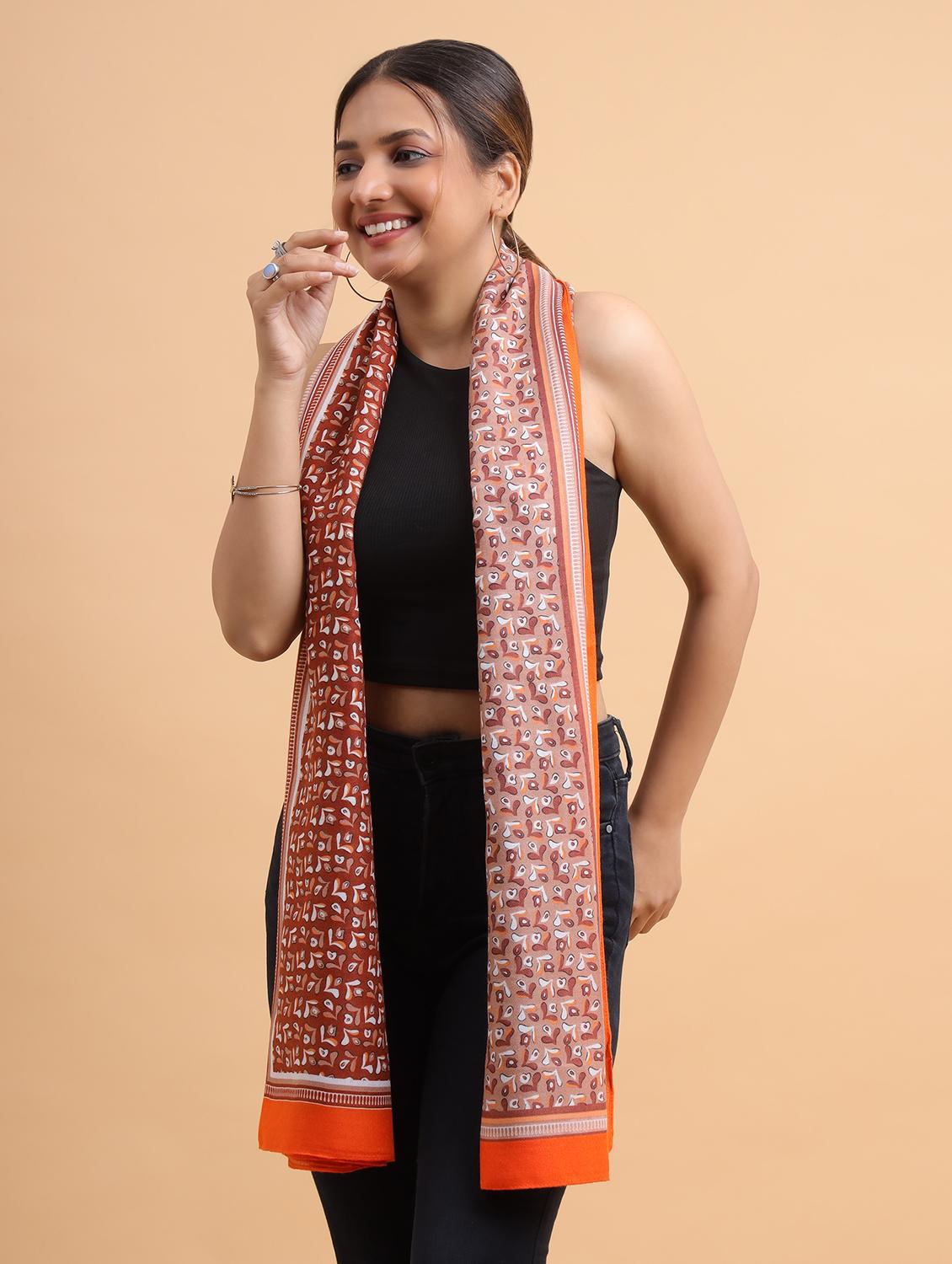 women printed viscose scarf   - 21986807 -  Standard Image - 1