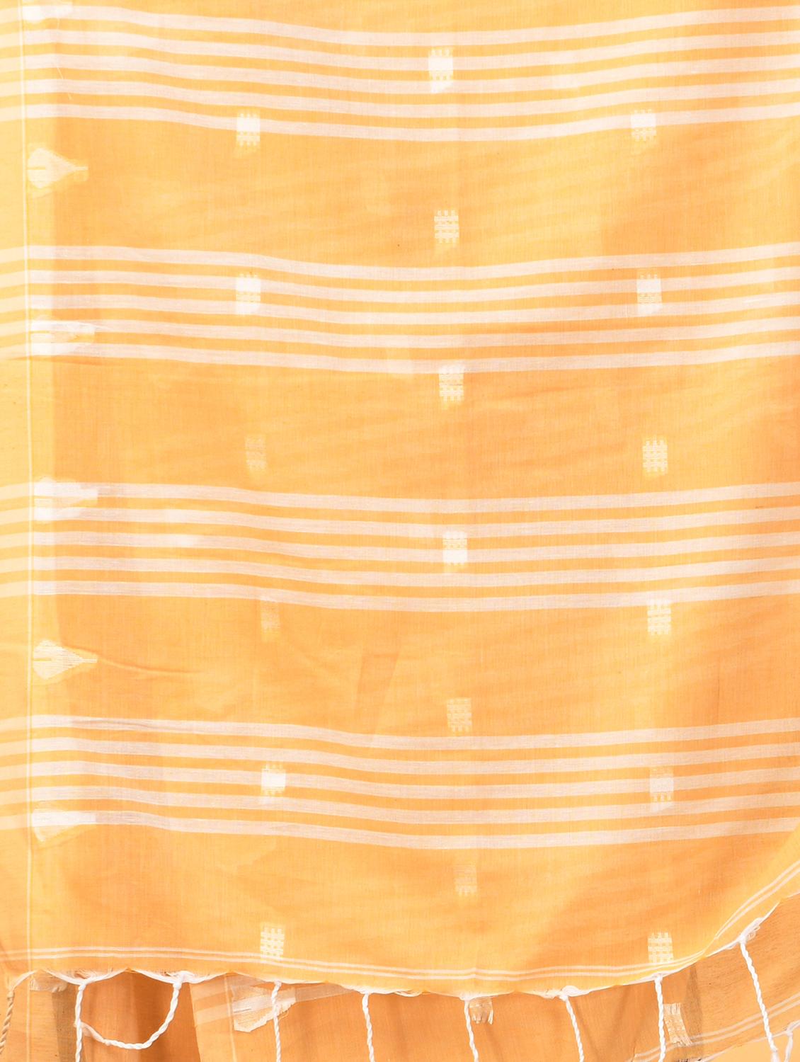 women self design handloom saree with blouse - 21986947 - Standard Image - 4